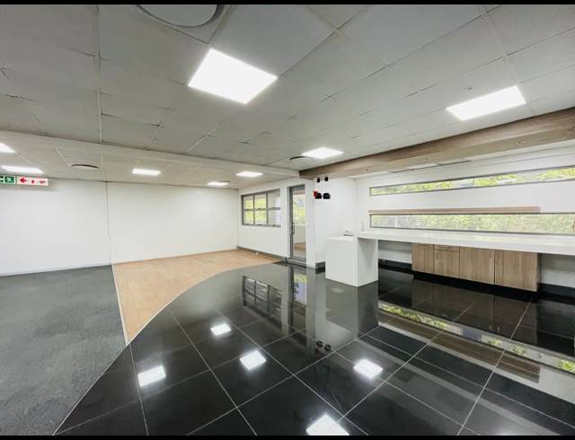 225M² OFFICE TO LET IN MIDRIDGE PARK